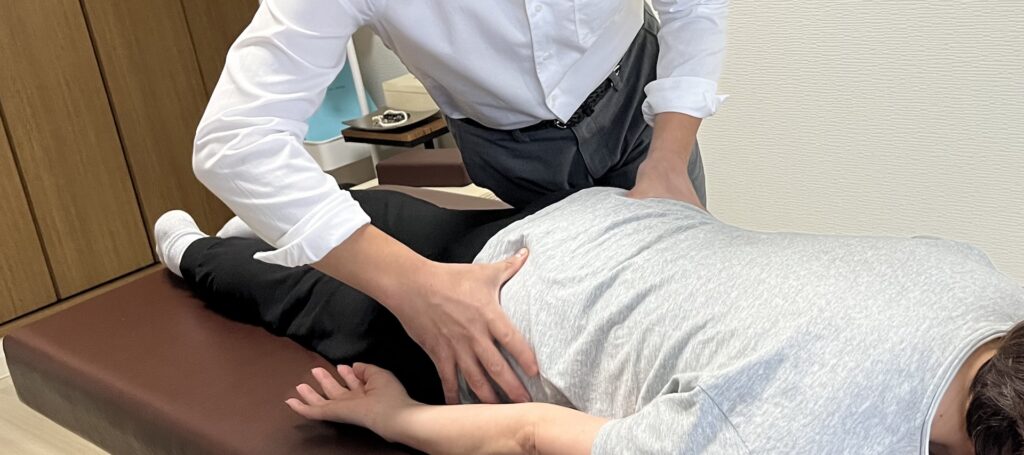 骨盤矯正の様子